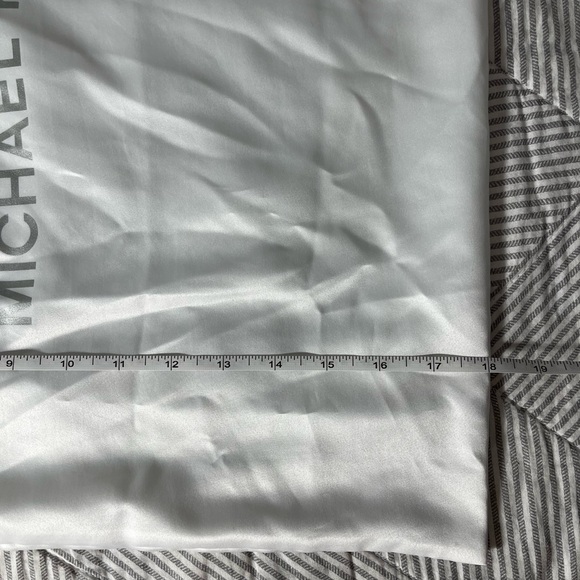 Michael Kors Dust Bag - Picture 3 of 3